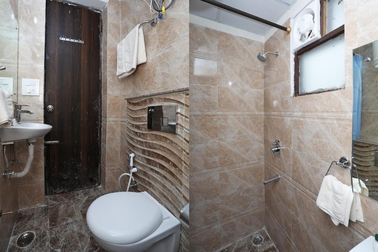 Oyo 13555 Amber Inn Γκουργκάον Εξωτερικό φωτογραφία