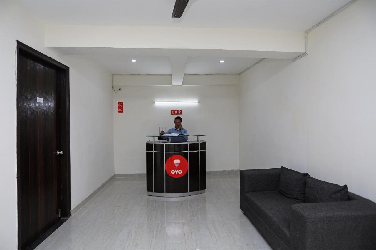 Oyo 13555 Amber Inn Γκουργκάον Εξωτερικό φωτογραφία